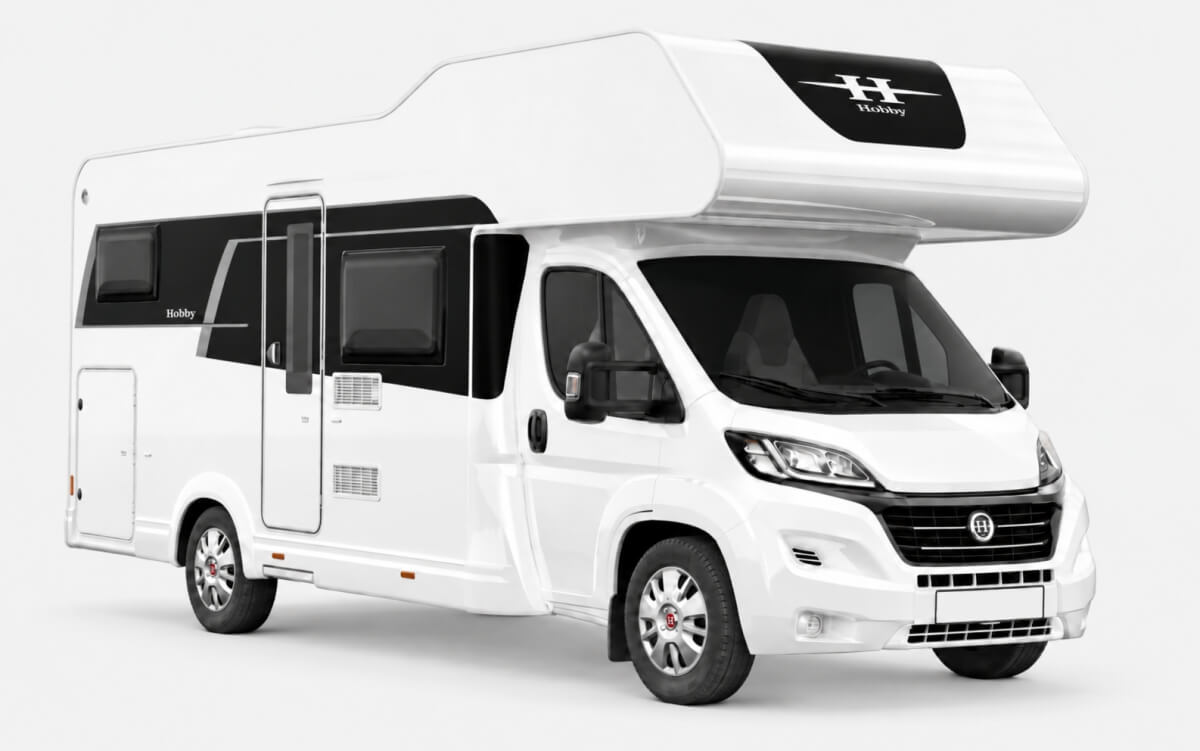 Autocaravana Munro De Luxe Automatic con capuchina sobre la cabina.